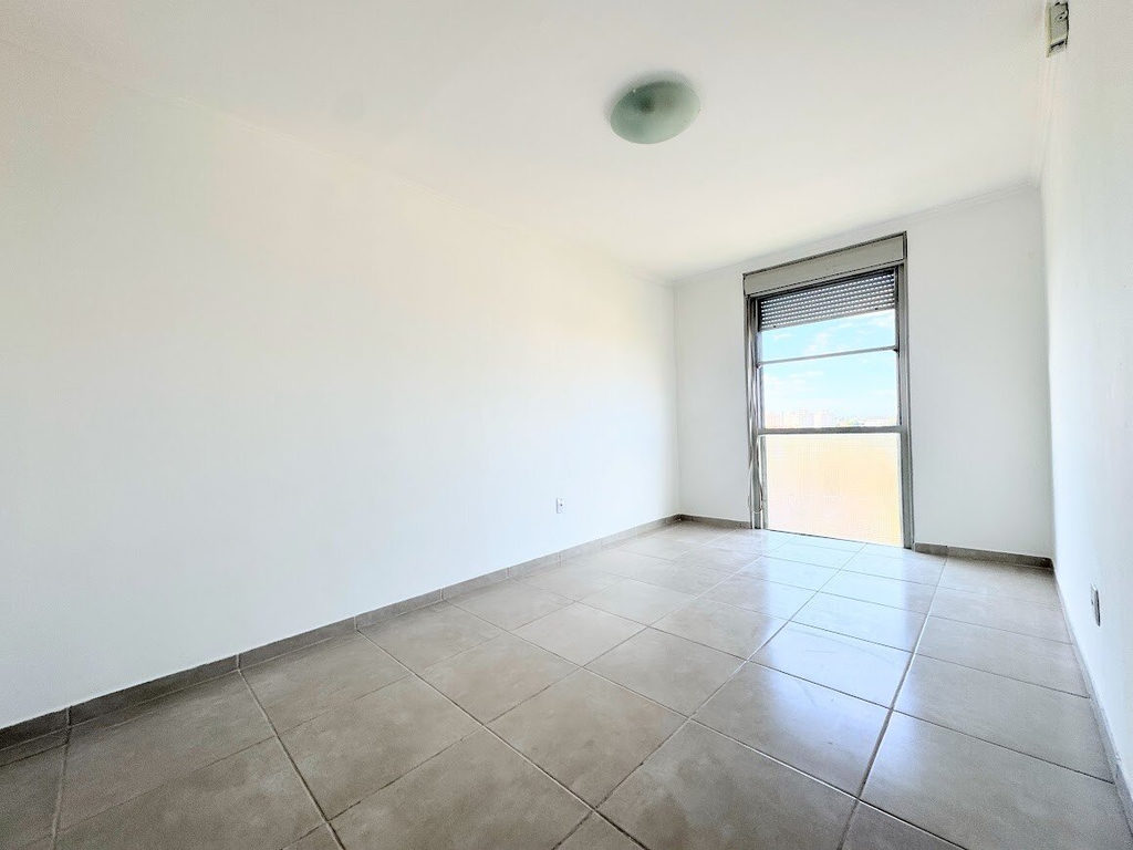 Apartamento para venda no bairro Humaitá em Porto Alegre