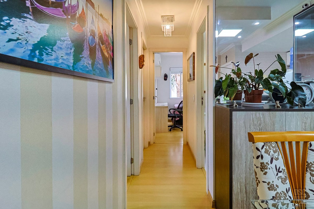 Apartamento para venda no bairro Vila Ipiranga em Porto Alegre