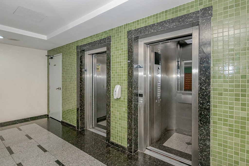 Apartamento para venda no bairro Santa Cecília em Porto Alegre