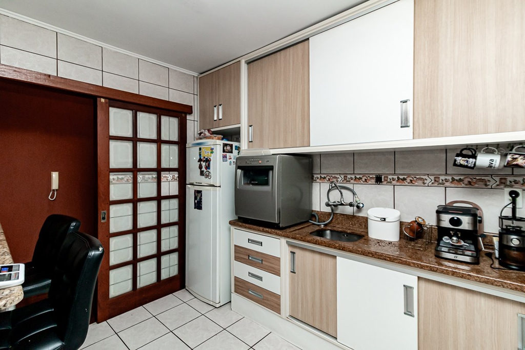 Apartamento para venda no bairro Passo da Areia em Porto Alegre