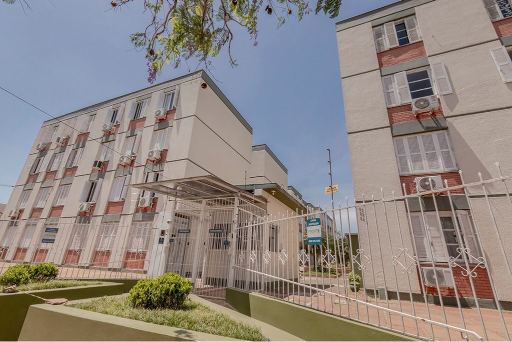 Apartamento para venda no bairro Medianeira em Porto Alegre
