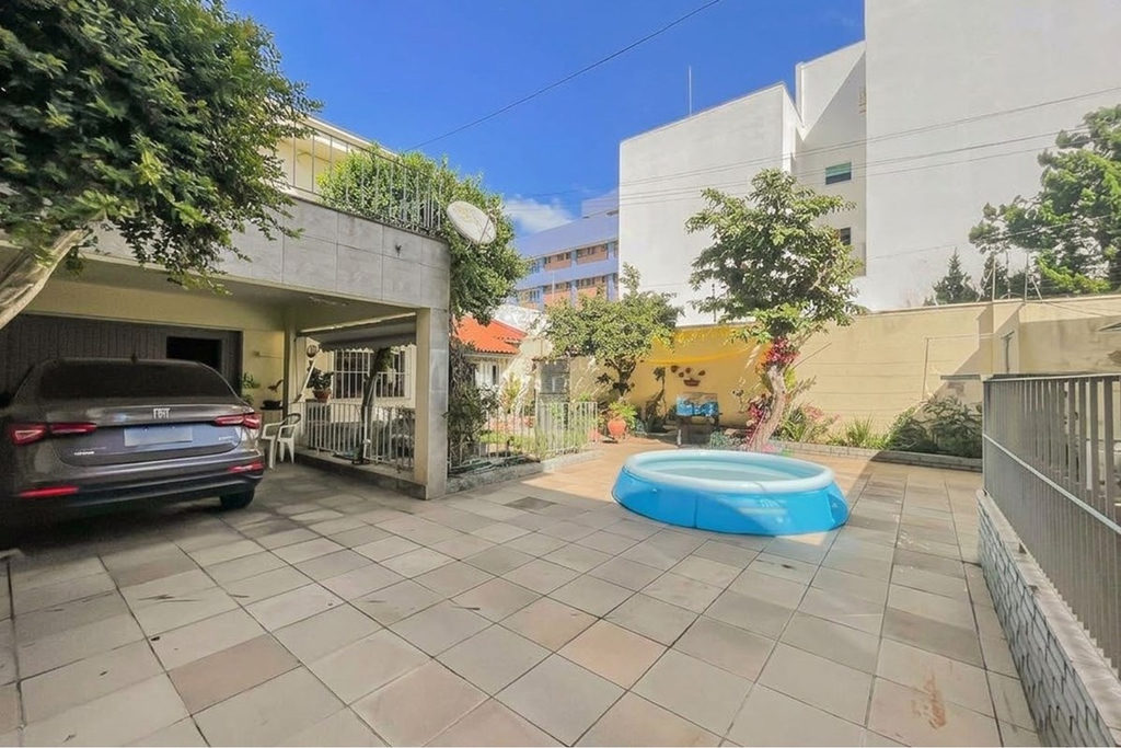 Casa para venda no bairro Menino Deus em Porto Alegre
