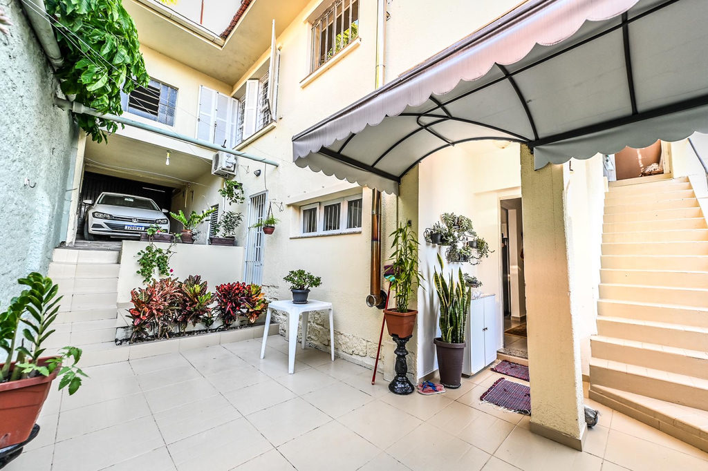 Casa para venda no bairro Menino Deus em Porto Alegre
