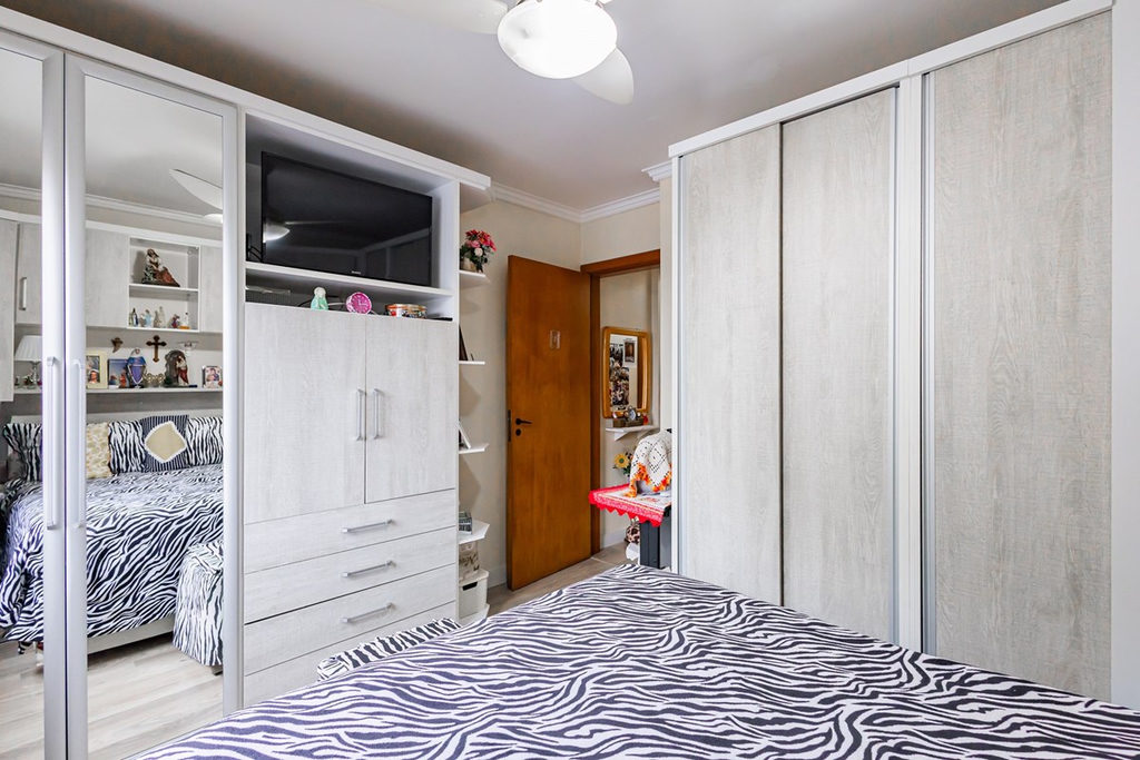 Apartamento para venda no bairro Santo Antônio em Porto Alegre
