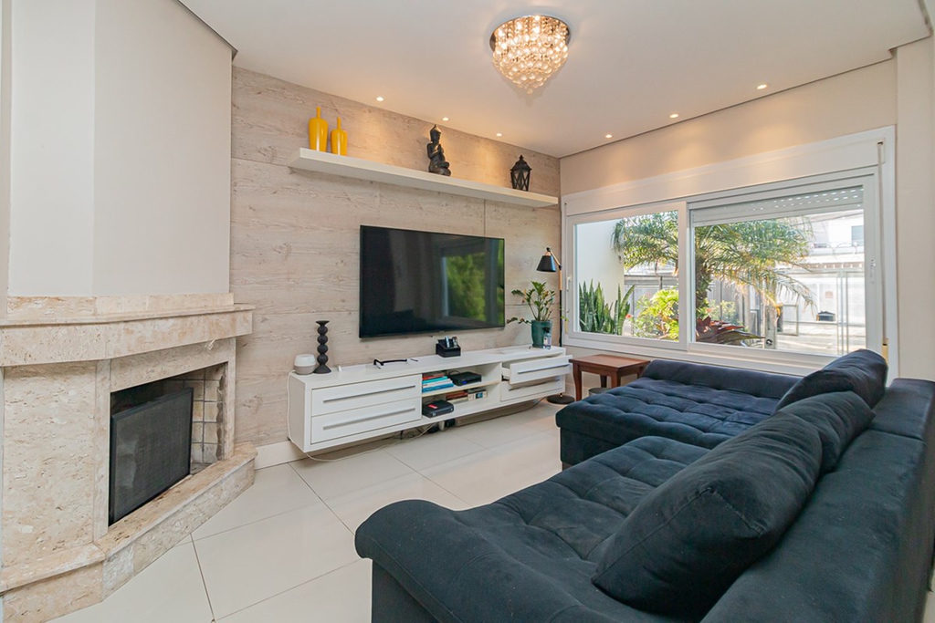 Casa para venda no bairro Guarujá em Porto Alegre