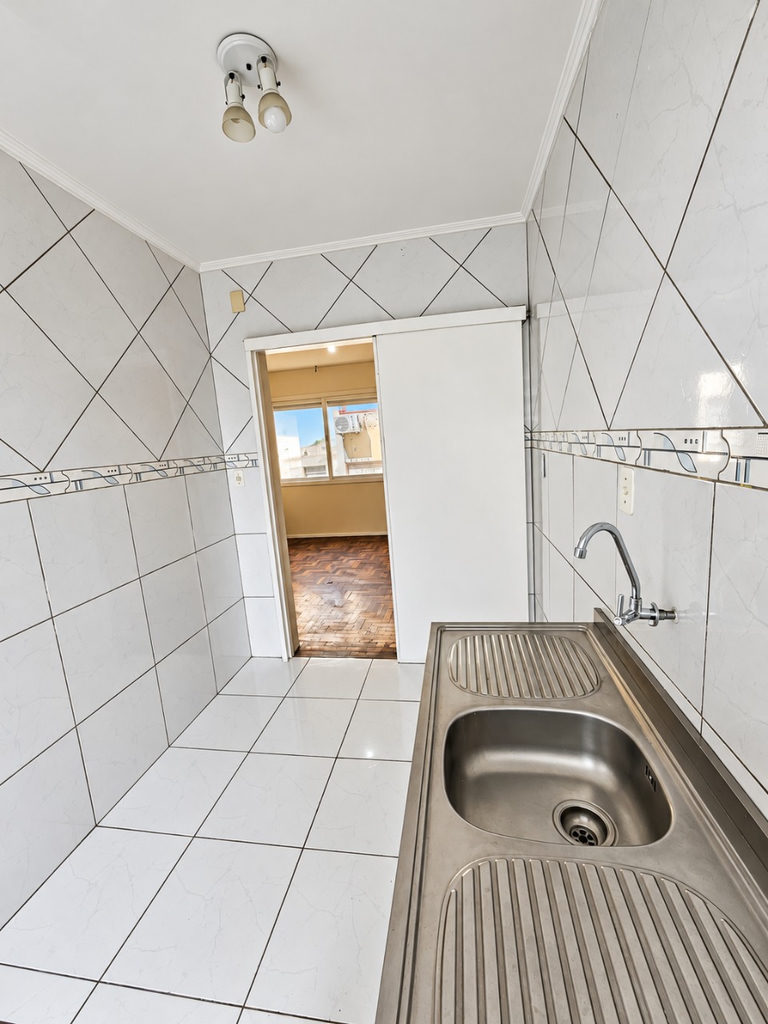 Apartamento para venda no bairro Vila Ipiranga em Porto Alegre
