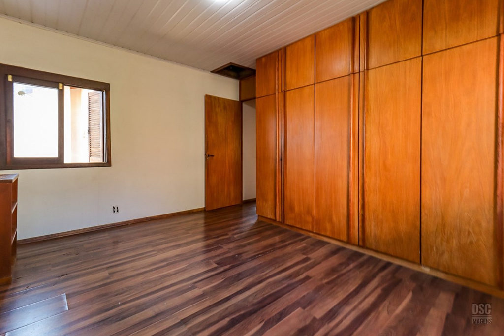 Casa para venda no bairro Santo Antônio em Porto Alegre