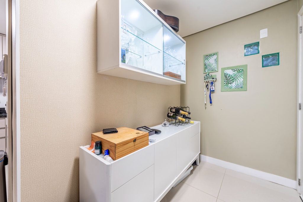 Apartamento para venda no bairro Passo da Areia em Porto Alegre
