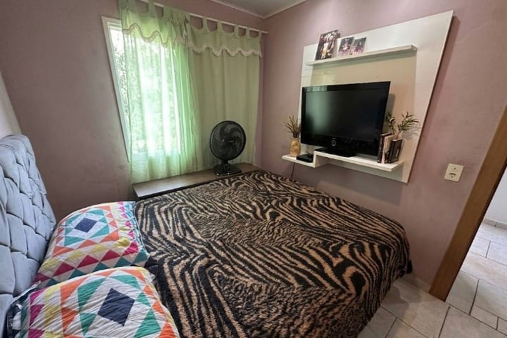 Casa para venda no bairro Guajuviras em Canoas