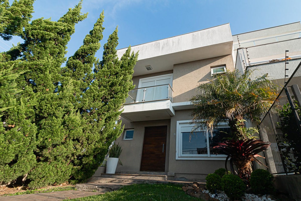 Casa para venda no bairro Guarujá em Porto Alegre