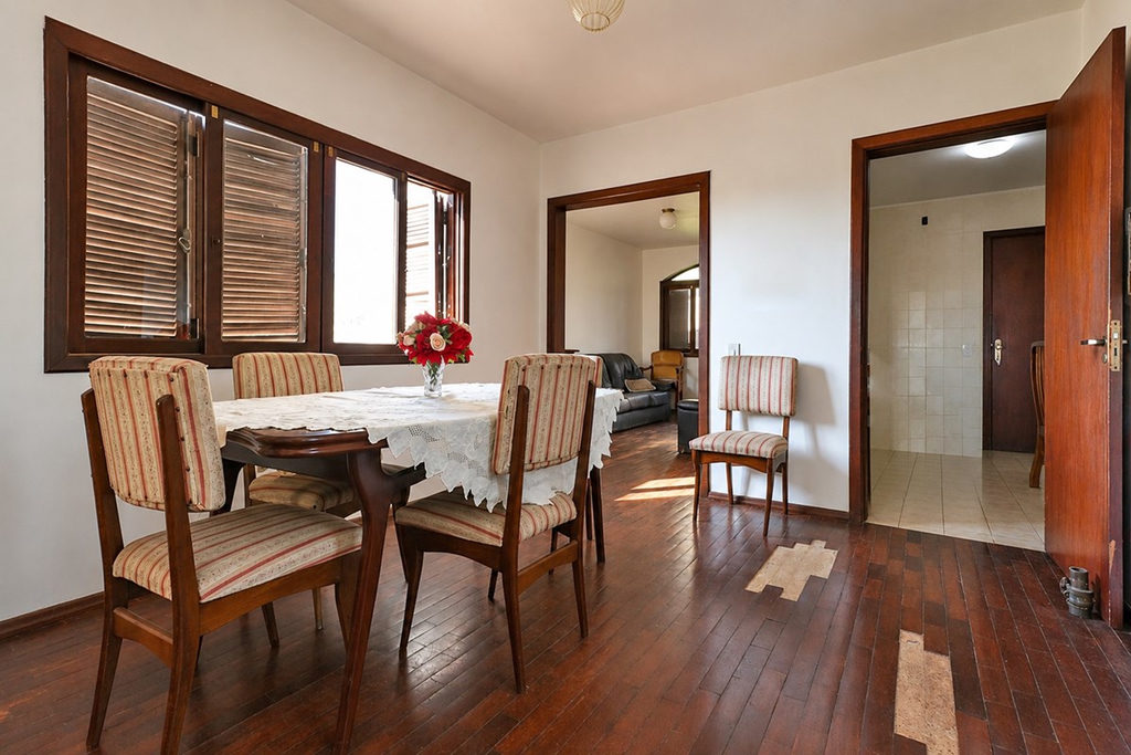 Casa para venda no bairro Santo Antônio em Porto Alegre
