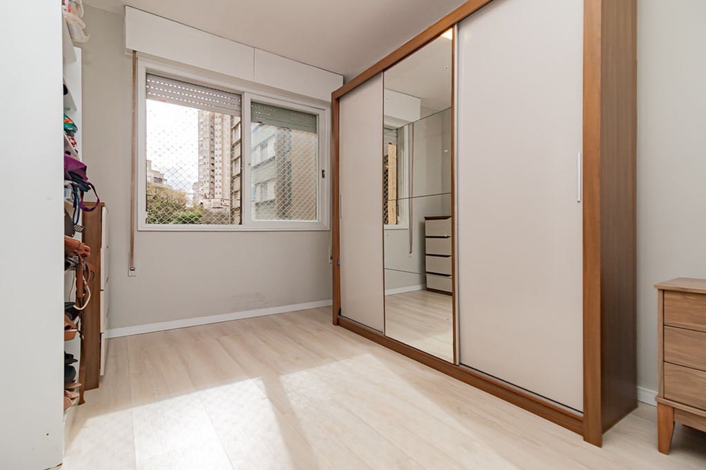 Apartamento para venda no bairro Centro Histórico em Porto Alegre