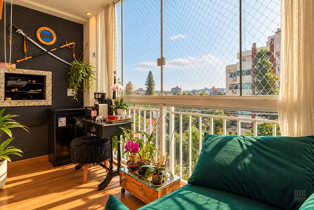 Apartamento para venda no bairro Vila Ipiranga em Porto Alegre