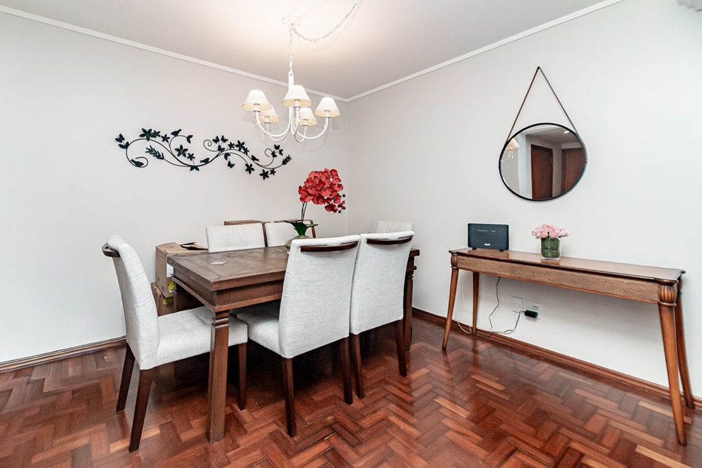 Apartamento para venda no bairro Vila Ipiranga em Porto Alegre