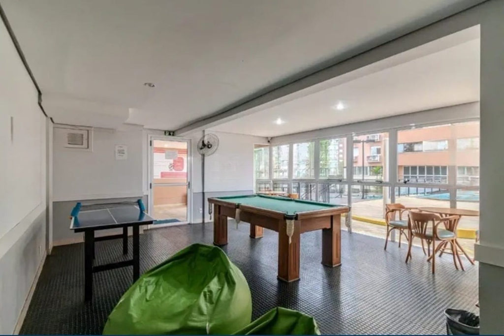 Apartamento para venda no bairro Vila Ipiranga em Porto Alegre