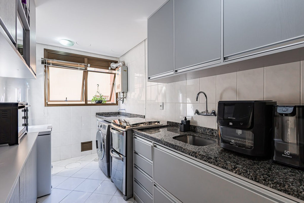 Apartamento para venda no bairro Passo da Areia em Porto Alegre