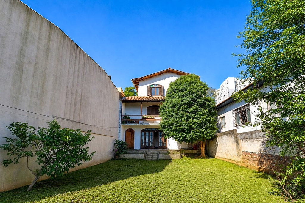 Casa para venda no bairro Santo Antônio em Porto Alegre