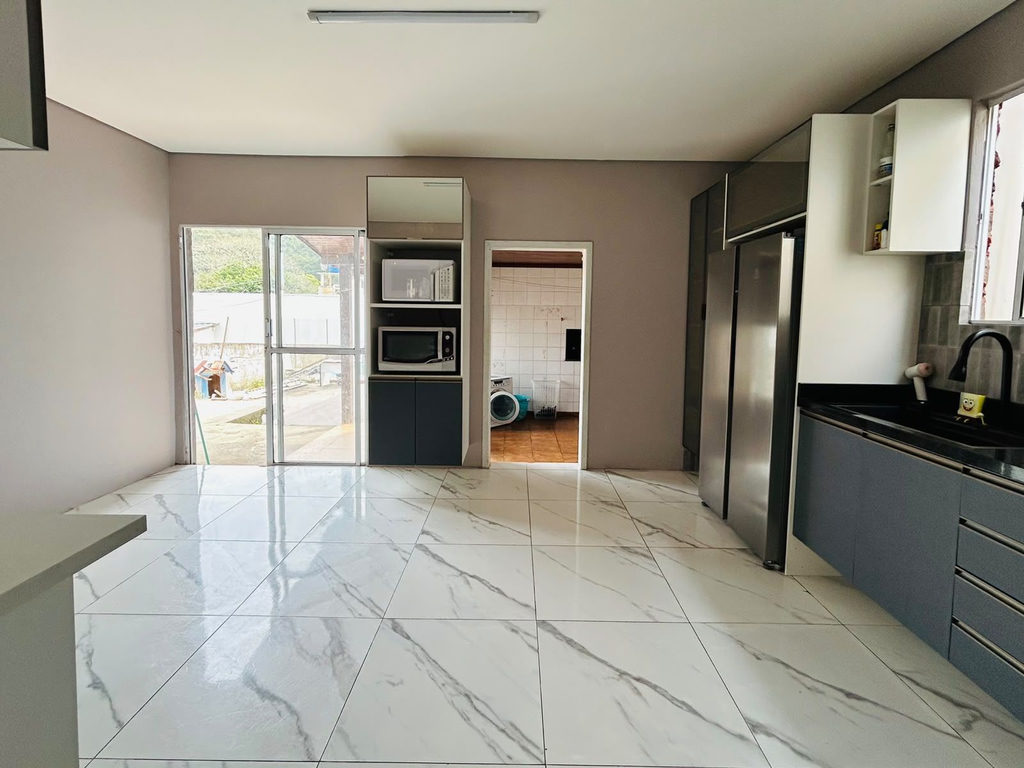 Casa para venda no bairro Vila Nova em Porto Alegre
