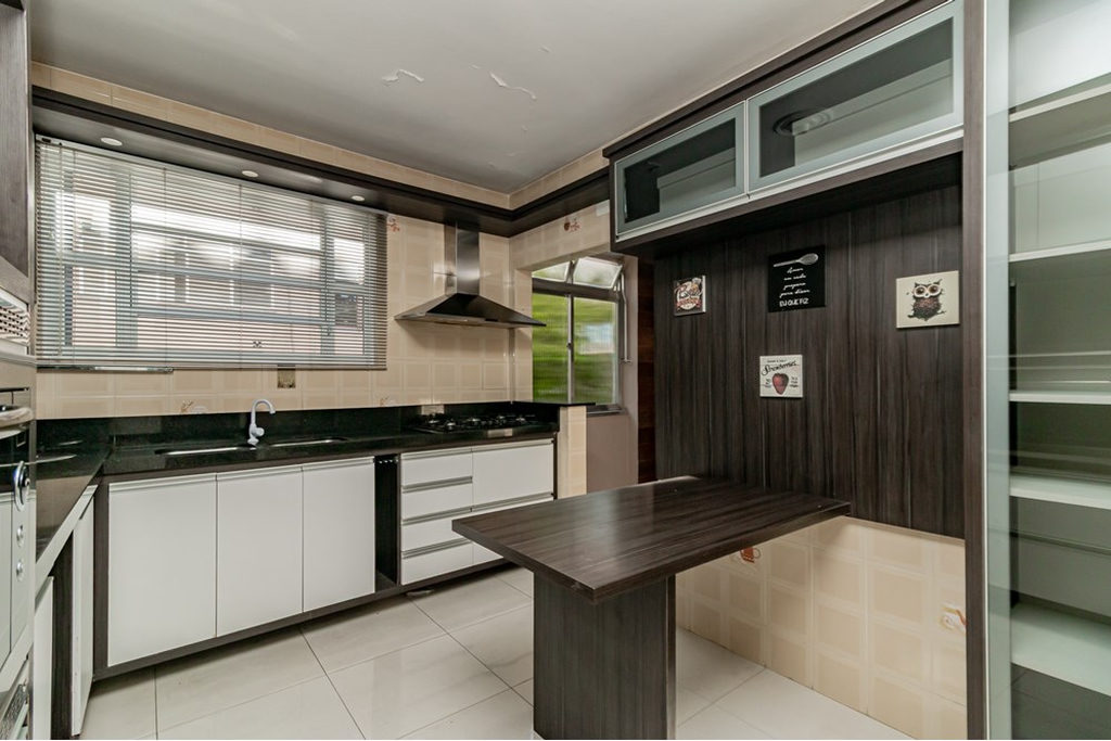 Apartamento para venda no bairro Medianeira em Porto Alegre