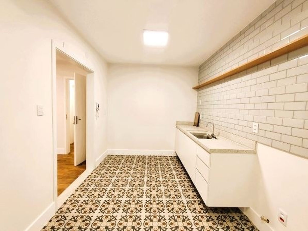 Apartamento para venda no bairro Floresta em Porto Alegre