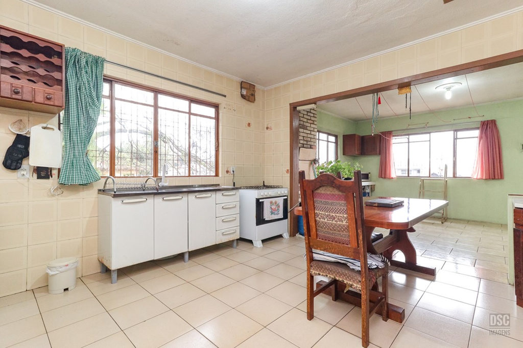 Casa para venda no bairro Vila Jardim em Porto Alegre