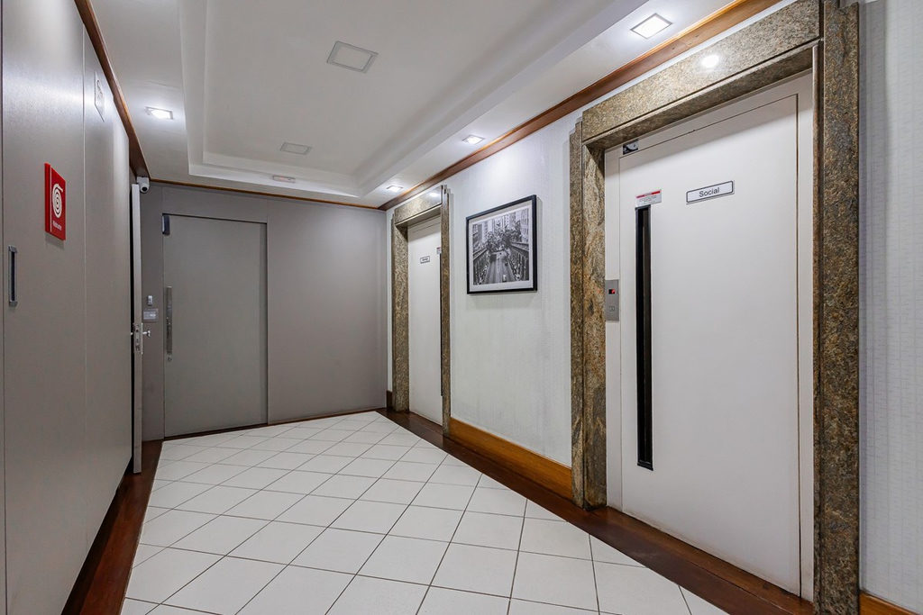 Apartamento para venda no bairro Chácara das Pedras em Porto Alegre