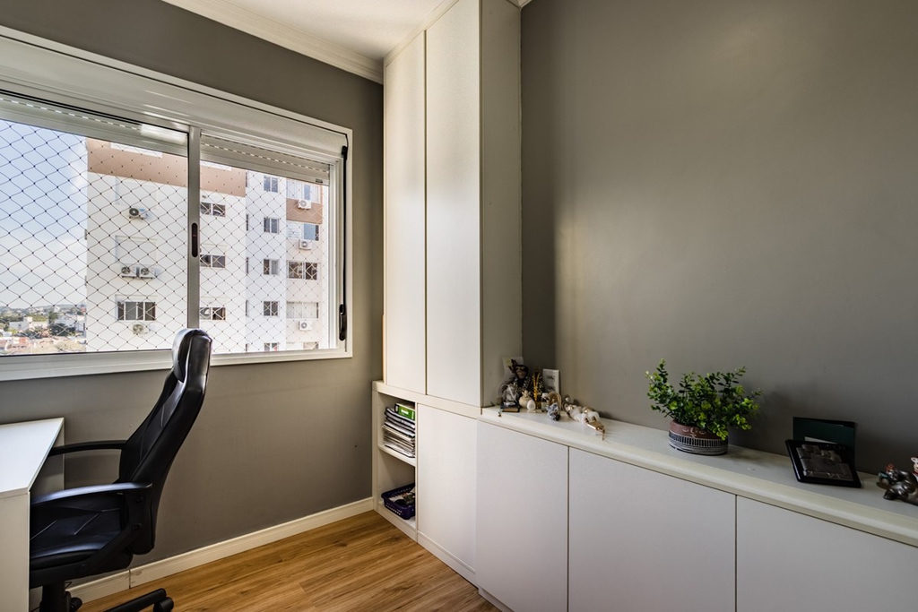 Apartamento para venda no bairro Vila Ipiranga em Porto Alegre
