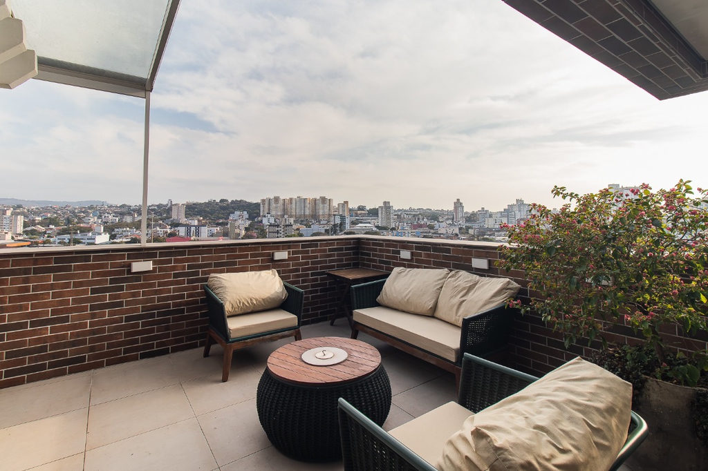 Cobertura Duplex para venda no bairro Jardim Botânico em Porto Alegre