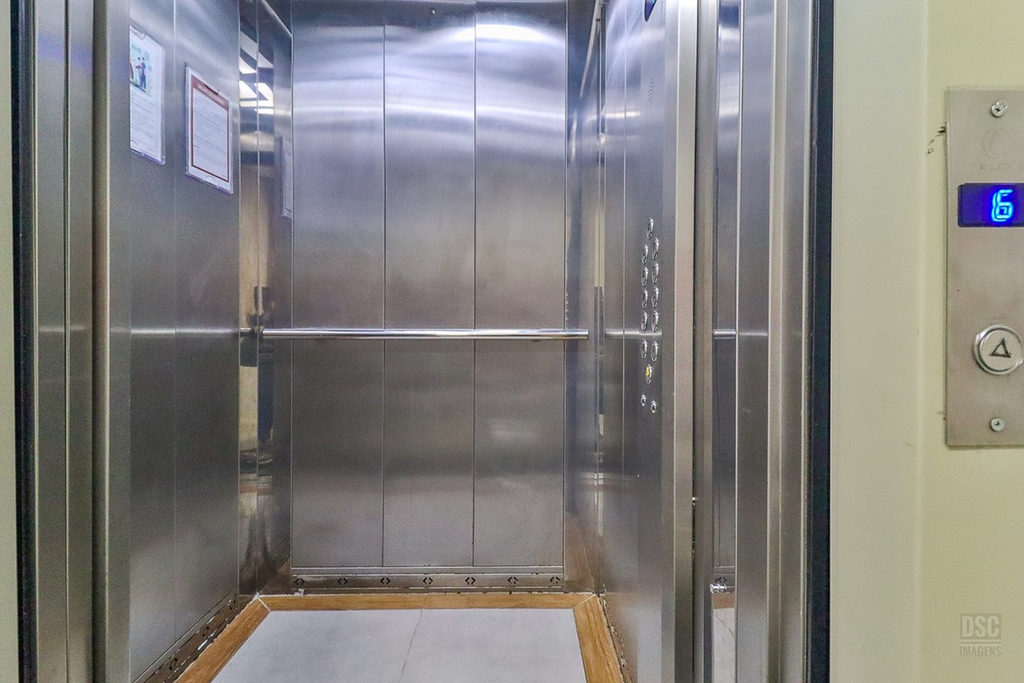Apartamento para venda no bairro Santo Antônio em Porto Alegre