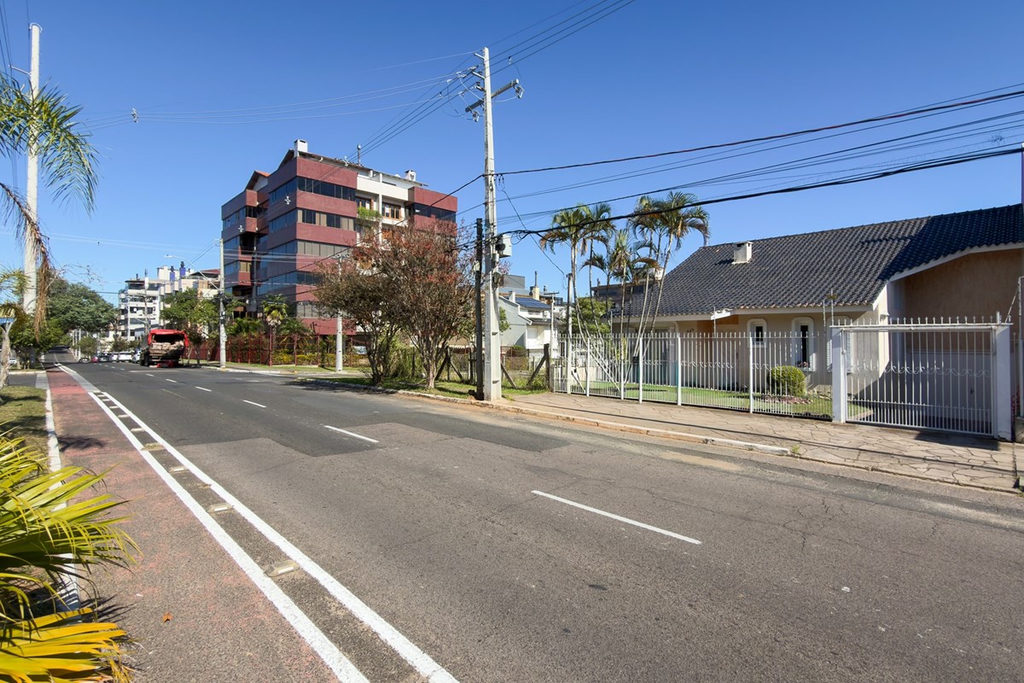 Casa para venda no bairro Jardim Planalto em Porto Alegre