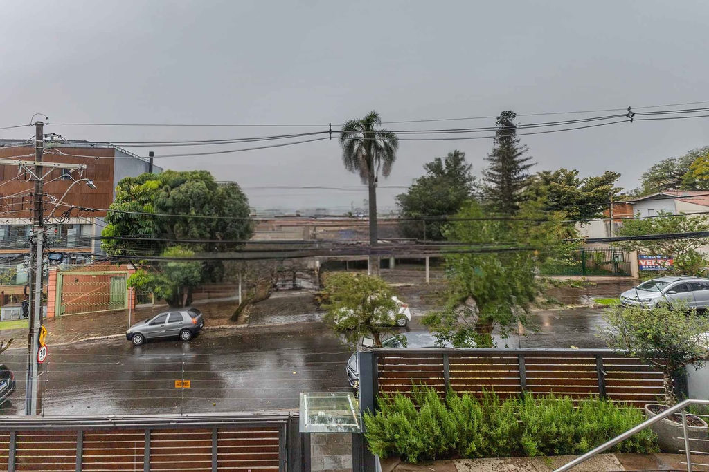 Edifício Comercial para venda no bairro Três Figueiras em Porto Alegre