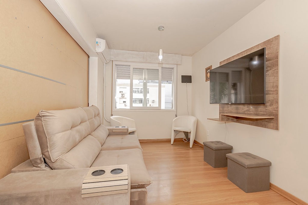 Apartamento para venda no bairro Vila Ipiranga em Porto Alegre