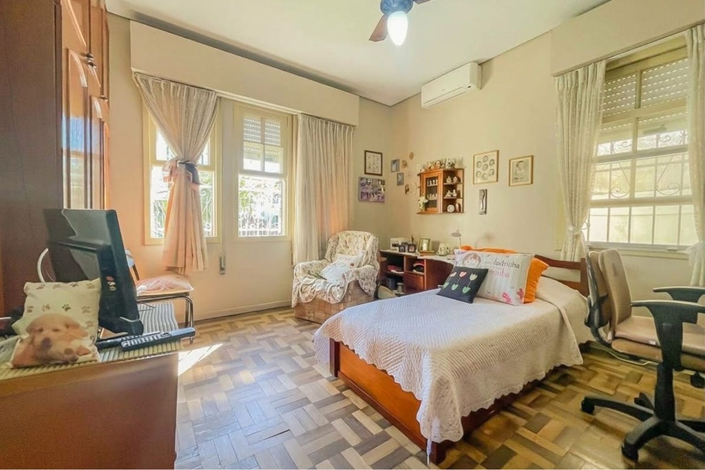 Casa para venda no bairro Menino Deus em Porto Alegre