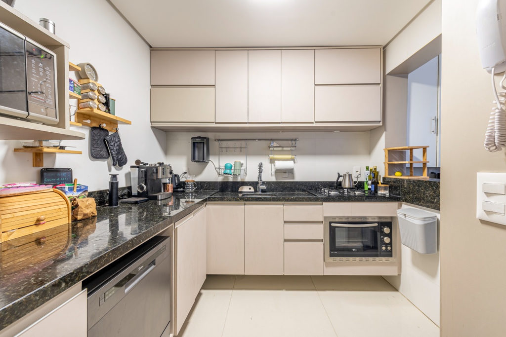 Apartamento para venda no bairro Passo da Areia em Porto Alegre