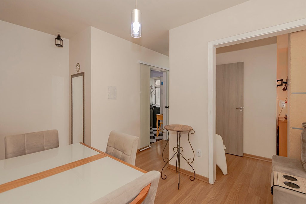 Apartamento para venda no bairro Vila Ipiranga em Porto Alegre