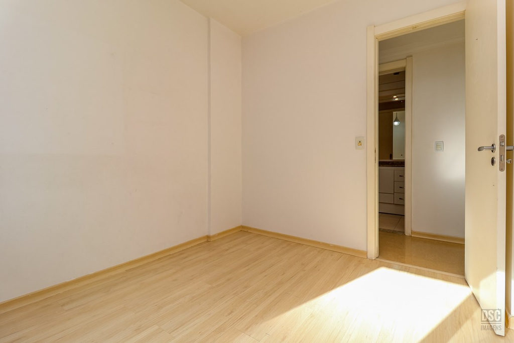 Apartamento para venda no bairro Passo da Areia em Porto Alegre