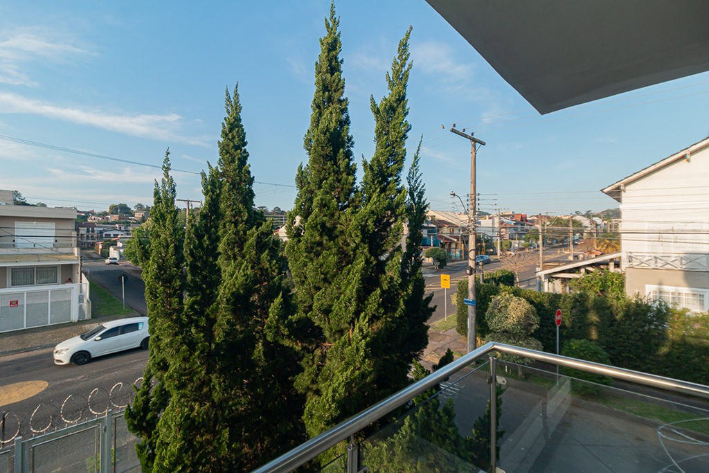 Casa para venda no bairro Guarujá em Porto Alegre