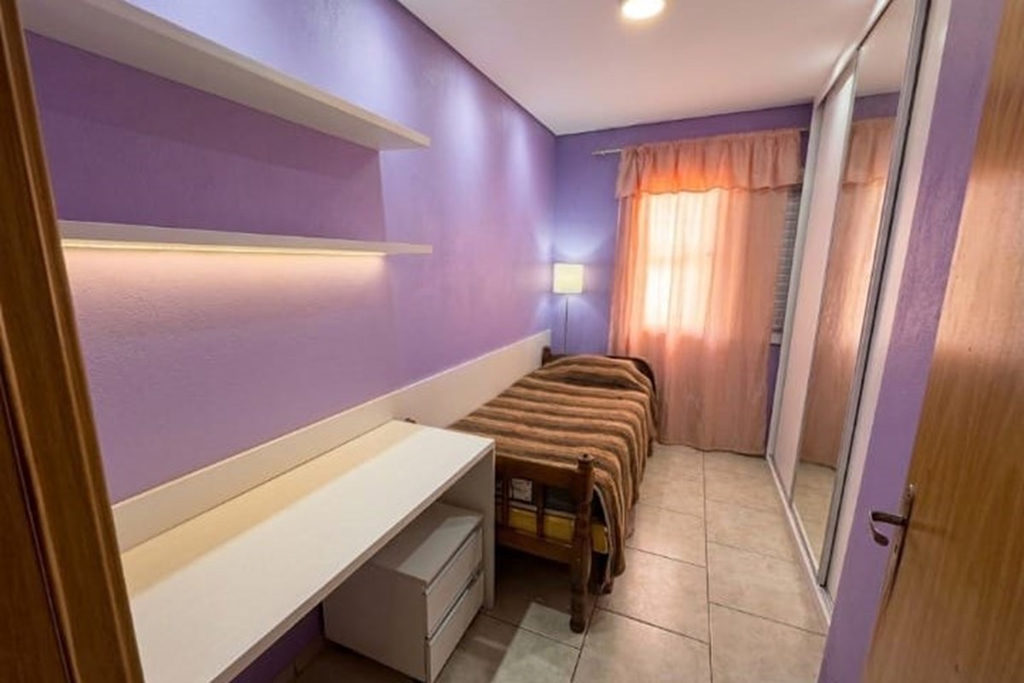Casa para venda no bairro Guajuviras em Canoas