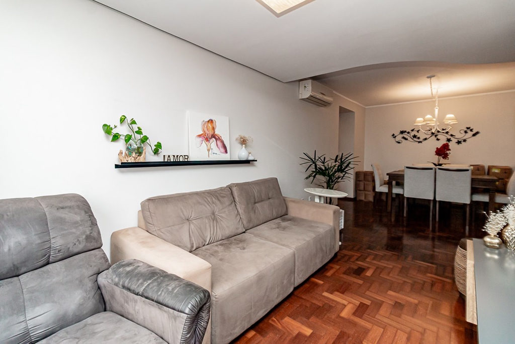 Apartamento para venda no bairro Vila Ipiranga em Porto Alegre