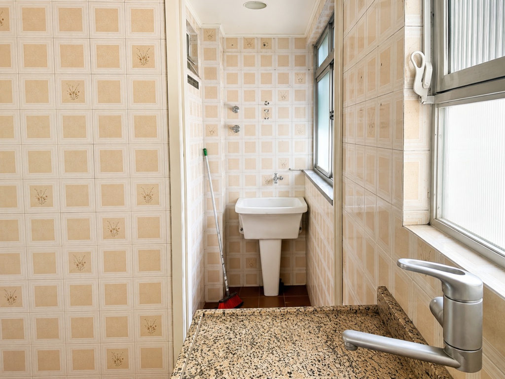 Apartamento para venda no bairro Centro Histórico em Porto Alegre