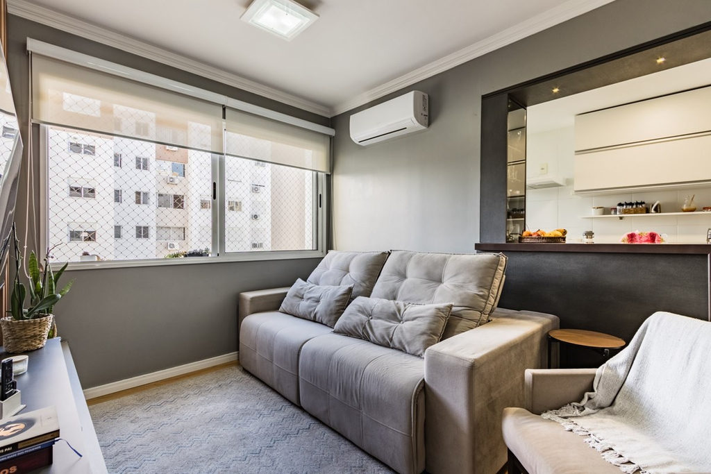 Apartamento para venda no bairro Vila Ipiranga em Porto Alegre