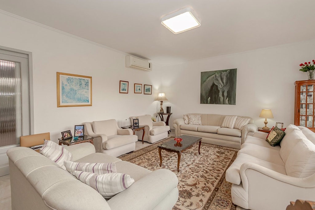 Casa para venda no bairro Três Figueiras em Porto Alegre