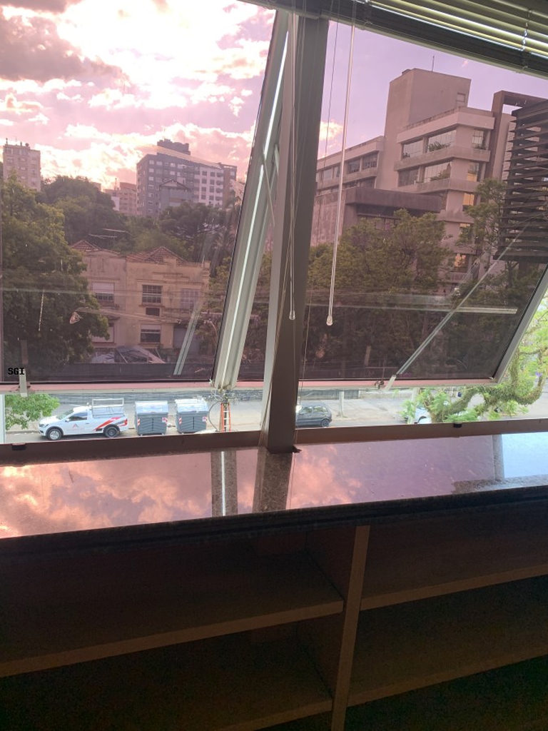 Sala para venda no bairro Moinhos de Vento em Porto Alegre