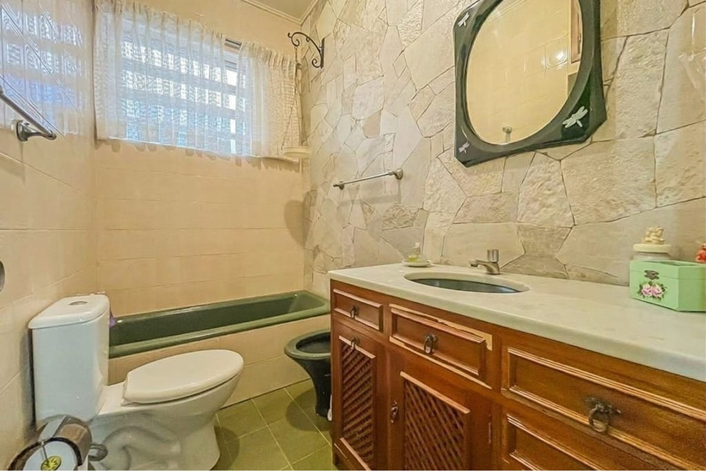 Casa para venda no bairro Menino Deus em Porto Alegre