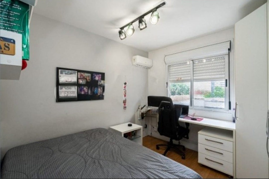 Apartamento para venda no bairro Vila Ipiranga em Porto Alegre