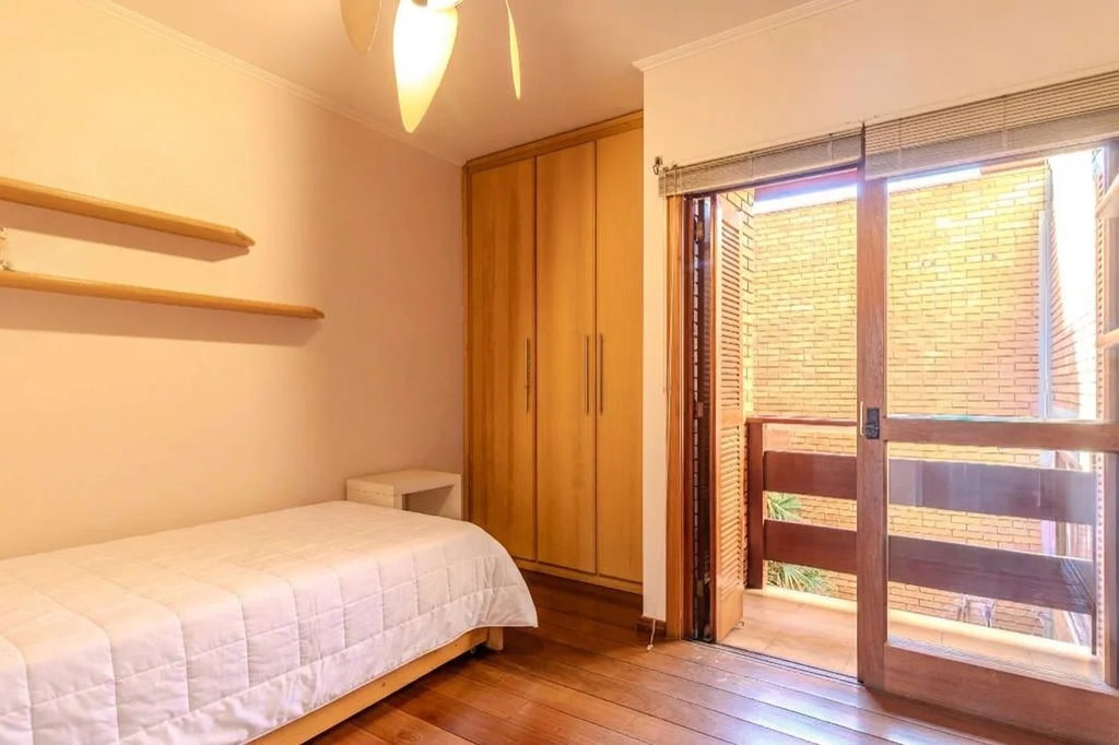 Casa para venda no bairro Jardim São Pedro em Porto Alegre