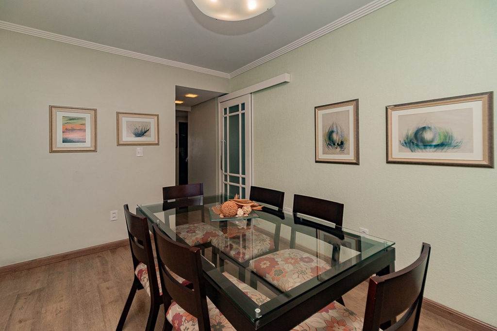 Apartamento para venda no bairro Vila Ipiranga em Porto Alegre