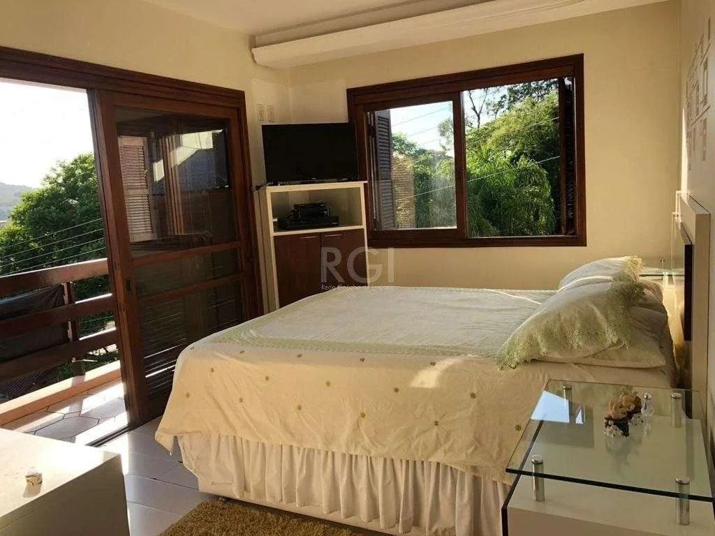 Casa em Condomínio para venda no bairro Cavalhada em Porto Alegre