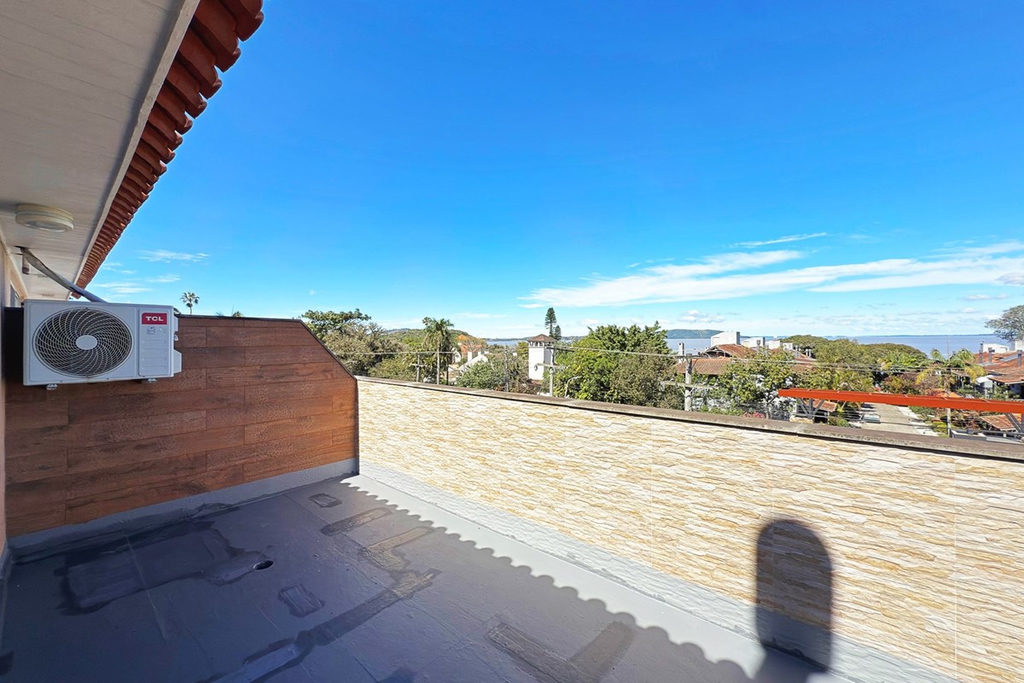 Casa em Condomínio para venda no bairro Pedra Redonda em Porto Alegre