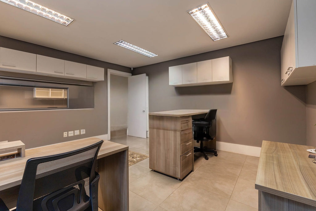 Edifício Comercial para venda no bairro Três Figueiras em Porto Alegre